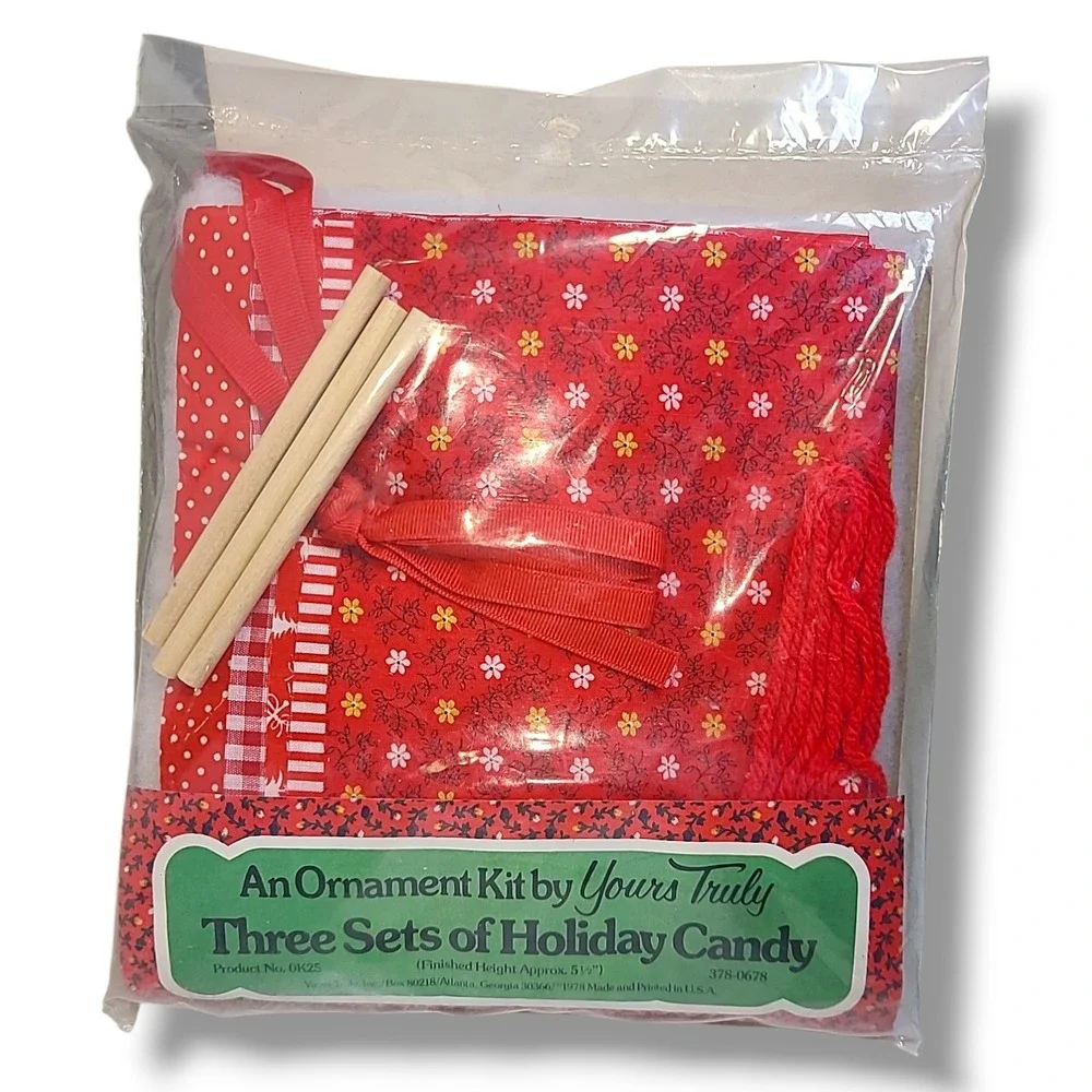 Candy Cane Ornaments Christmas Kit‎ Fabric Yarn Ribbon Craft Sewing NOS